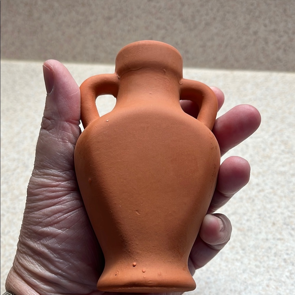 Terracotta Jug depicting The Virgin Mary with Dual Handles for Holy Water. - Picture 6 of 6